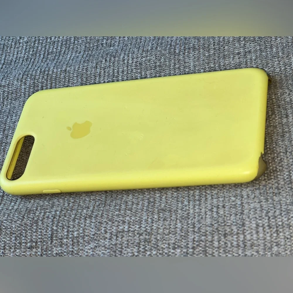 Apple iPhone 8+ Phone Case - Light Yellow